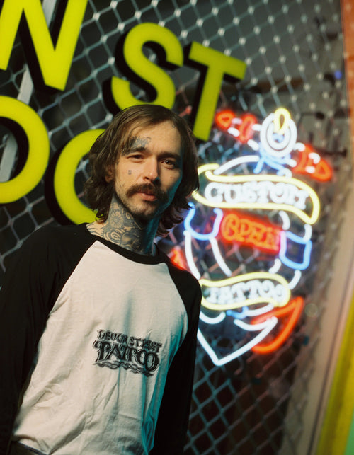 RAGLAN TEE
